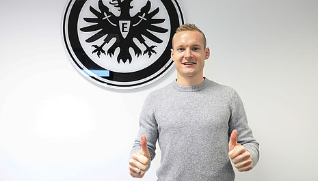 Oficial: Eintracht Frankfurt, llega cedido Rode