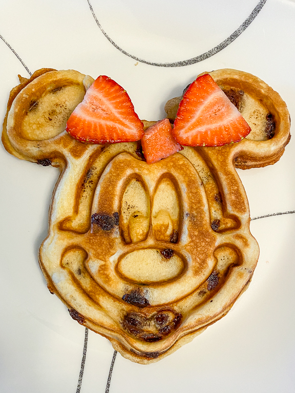 Tales of the Flowers: Saturday Morning Breakfast - Vitantonio Mickey Mouse  Waffler