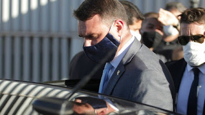 Sócio de Flávio Bolsonaro ameaçou de morte antigo dono da franquia Sócio de Flávio Bolsonaro ameaçou de morte antigo dono da franquia