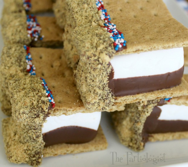 The Partiologist S'mores Marshmallow Sandwich!