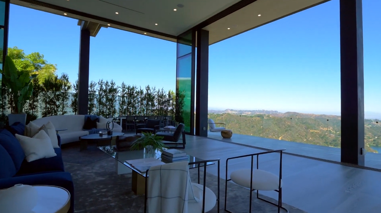 33 Photos vs. 2304 Donella Circle, LA, CA vs. Luxury Mansion Interior Design Tour