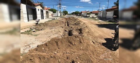 Serviço incompleto na Rua Sérgio Gomes de Lima no Bairro da Maternidade em Patos-PB 