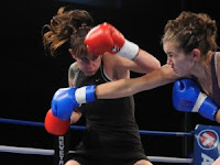 La boxeadora uruguaya Chris Namús perdió ayer por decisión unánime (98-94, 97-93, 97-93) ante Fernanda “Camionera Alegre” en combate realizado en Argentina .