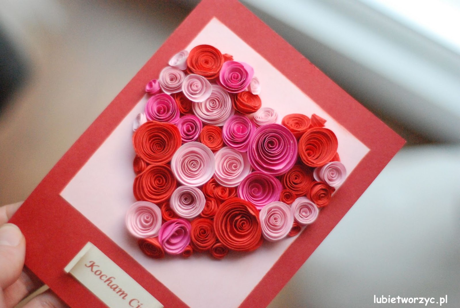 Lubię Tworzyć: Kartka walentynkowa "serce" z papierowych zawijasów