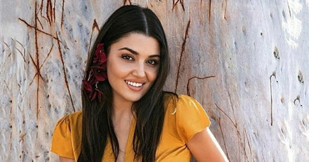 Oyuncu Hande Erçel kimdir? aslen nereli? kaç yaşında? boyu kaç? biyografisi ve hayatı hakkında kısa bilgi. Oyuncu Hande Erçel kimdir? aslen nereli? kaç yaşında? boyu kaç? biyografisi ve hayatı hakkında kısa bilgi.