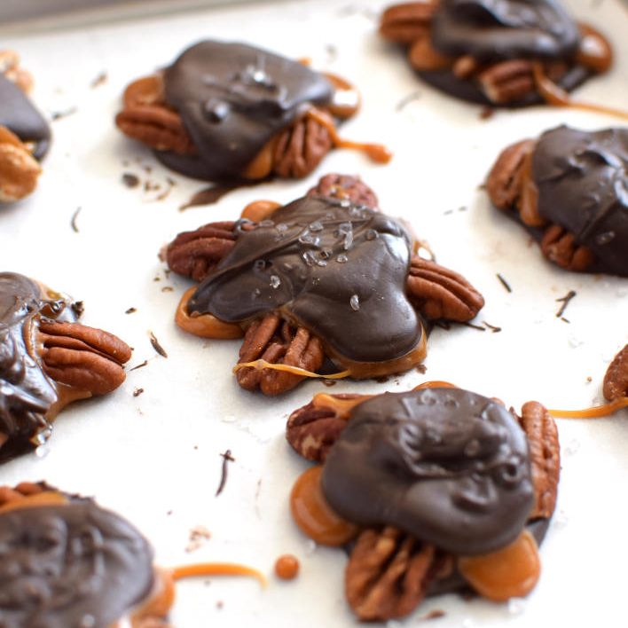 Receta para hacer dulces de tortugas de chocolate y nueces
