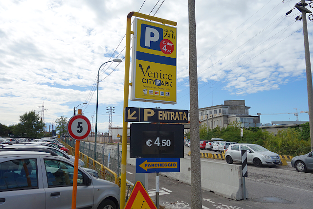Nejlevnější celodenní parkování v Benátkách pořídíte za 4.50 € na 24 hodin