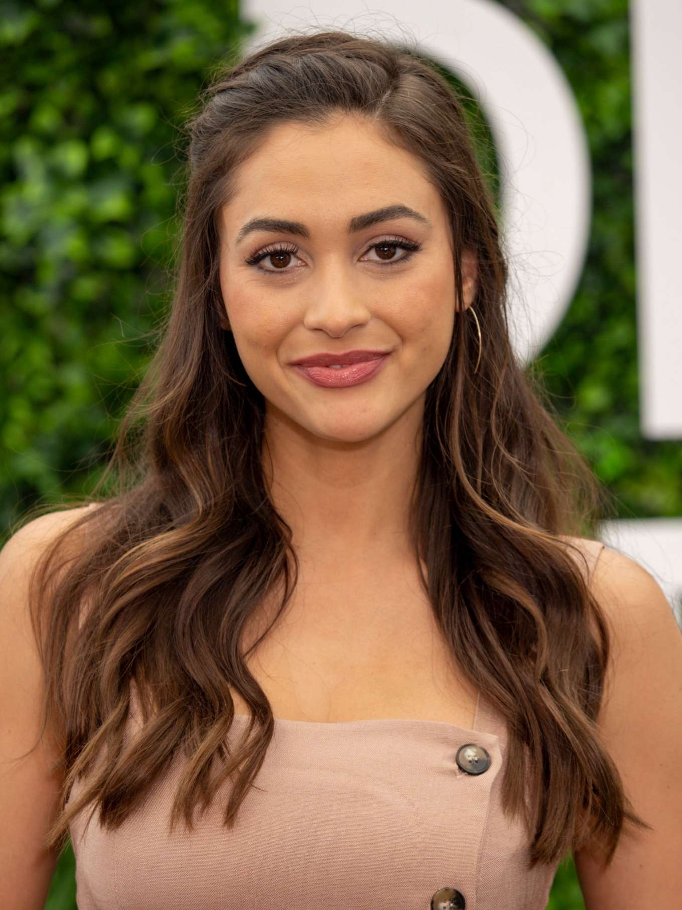 Abe S Words Lindsey Morgan Abe S Words Beauty Of The Month May 2021