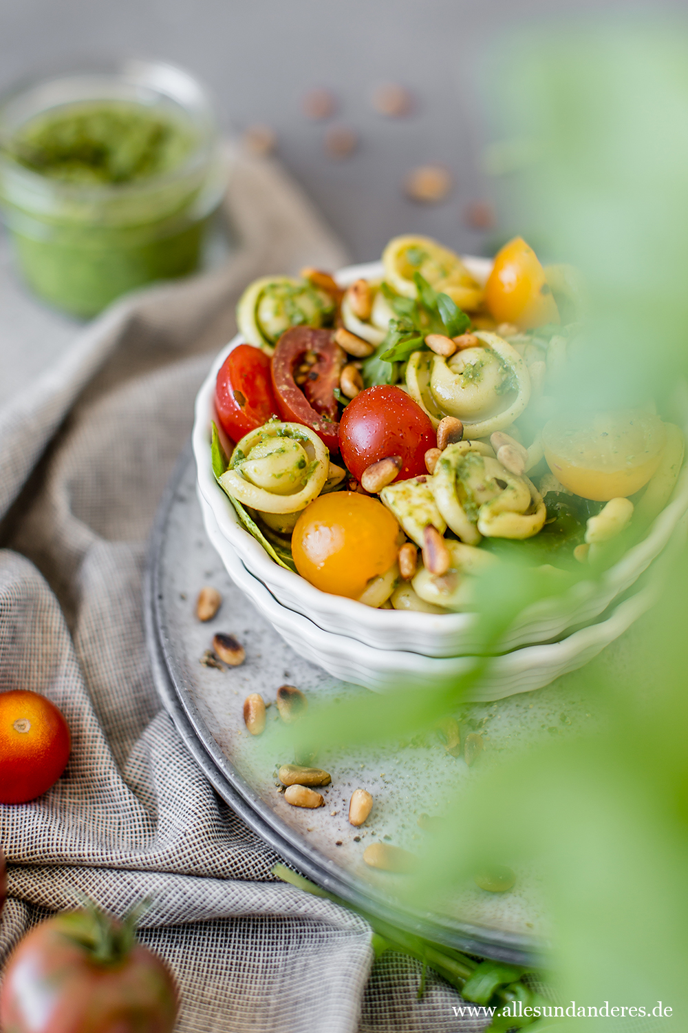 Einfacher Nudelsalat mit selbstgemachtem Rucola-Pesto | Alles und Anderes
