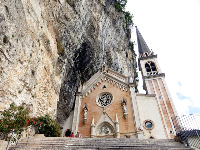 santuario madonna della corona