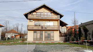 How were Bosnian houses financed?