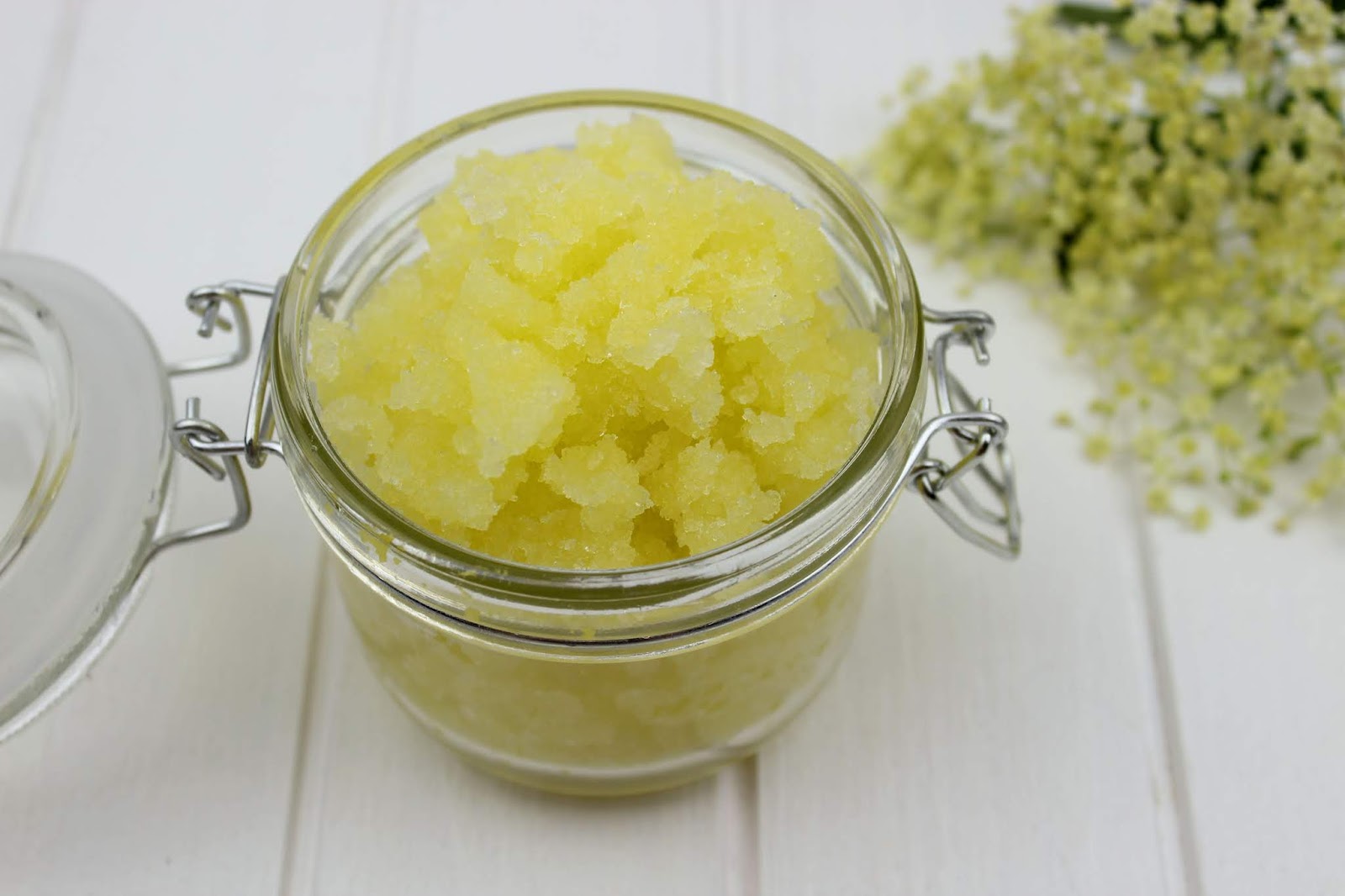 DIY Holunderblüten Zitronen Sugar Scrub schnell und einfach selber