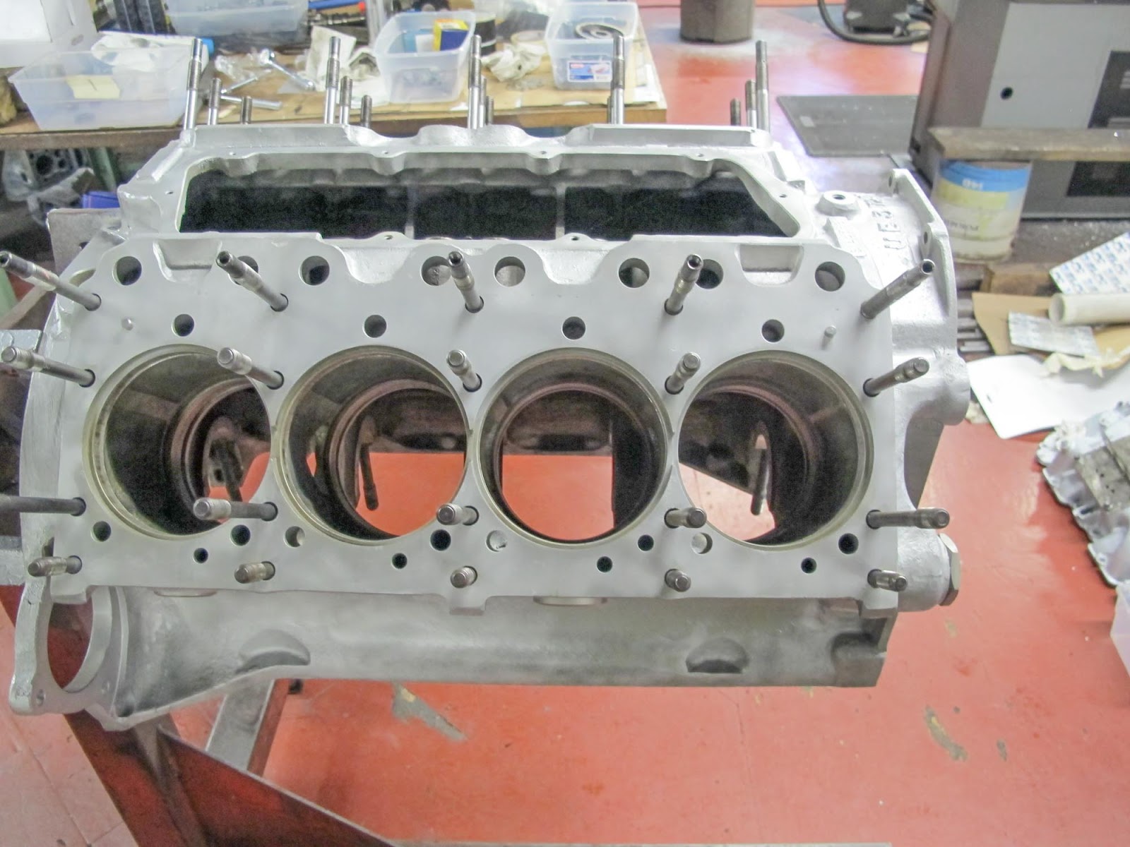 Rebuilding a Crewe Bentley or Rolls-Royce V8 engine - JE Robison