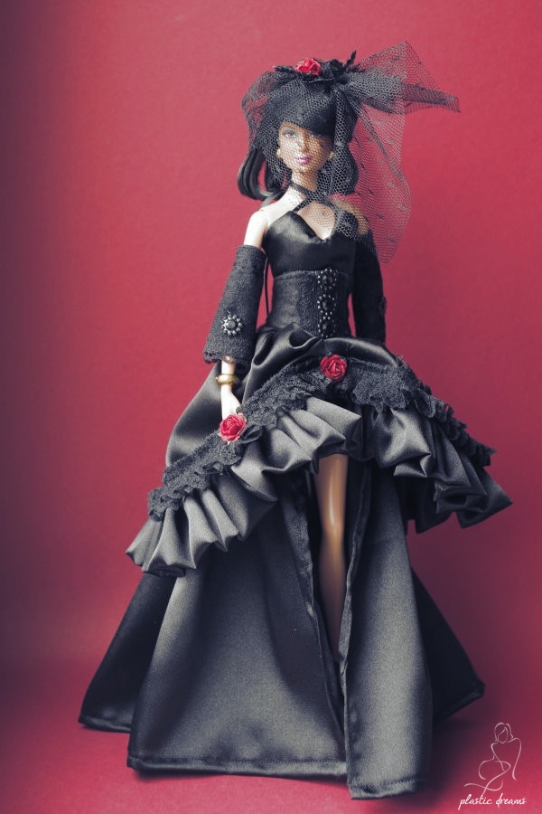 Plastic Dreams :: Barbie et miniatures: Shooting: Gothic Barbie Outfit