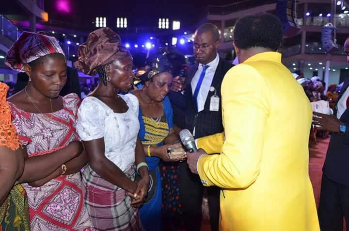 Incredible! Prophet Joshua Iginla doles out N23 Million to 115 Widows ...