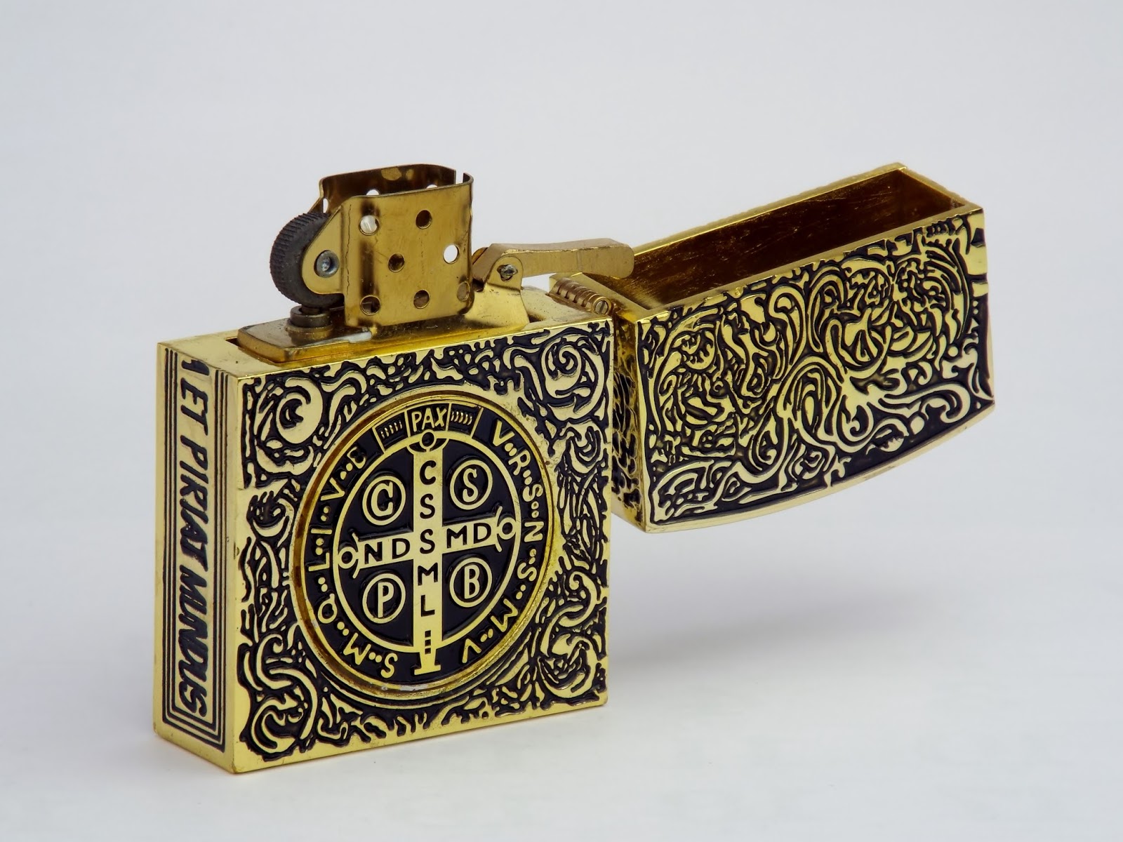 コンスタンティン ZIPPO ライター 通販: コンスタンティン ZIPPO ライター ムービーサイズ レプリカ 6面彫り #200 DSCF5962
