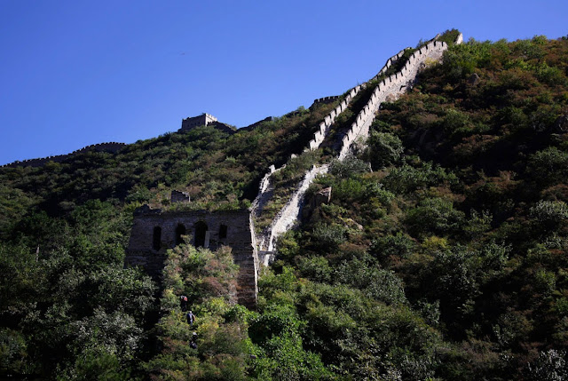 Еще один участок Стены, слившийся с природой.  80 км от Пекина, 30 сентября 2012.