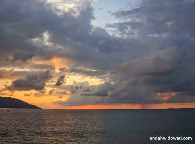 Senja di Sabang Fair