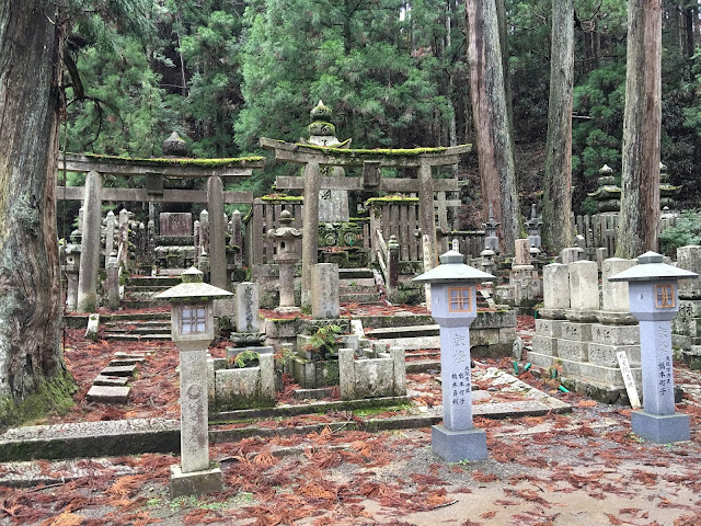 wakayama koyasan koya-san unesco heritage japan mass cemetery