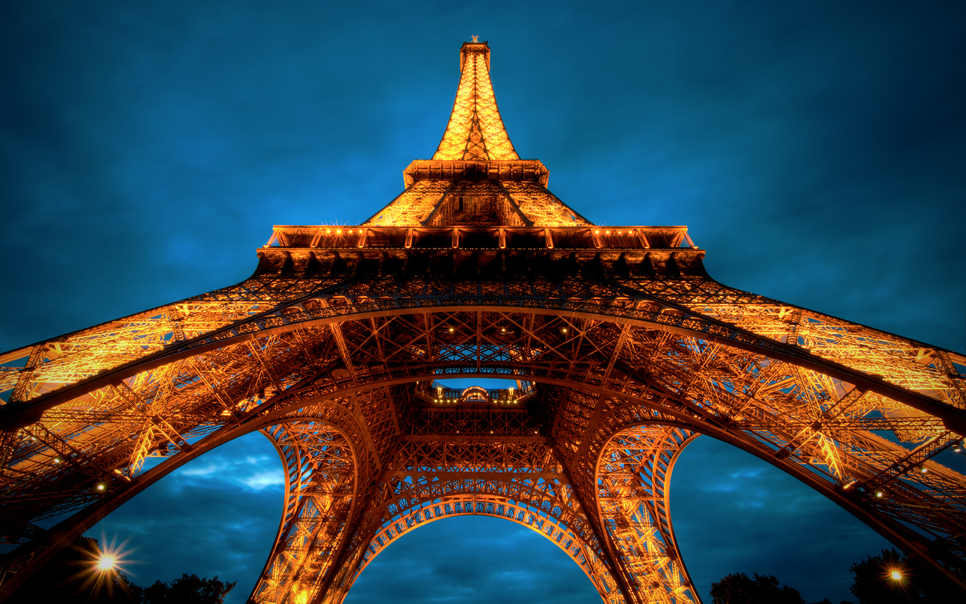 Eiffel Tower at Night | Full HD Desktop Wallpapers 1080p