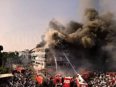Surat Fire : सूरत के कोचिंग सेंटर में लगी भीषण आग, सूत्रों के मताबिक़ अब तक 19 छात्रों की हुई मौत, जान बचाने के लिए कूदना पड़ा बिल्डिंग से।