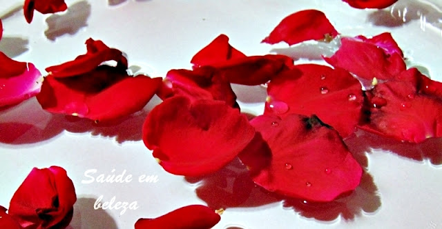 Benefícios da água de rosas
