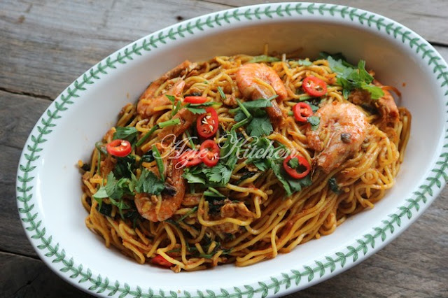 Mee Goreng Azie Kitchen Versi Dengan Telur