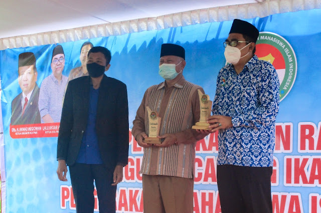 Pelantikan IKA PMII Lotim, Bupati berpesan "bersama bangun daerah"