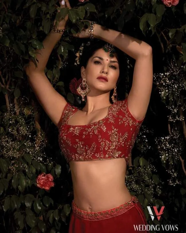 sunny leone bold pictures
