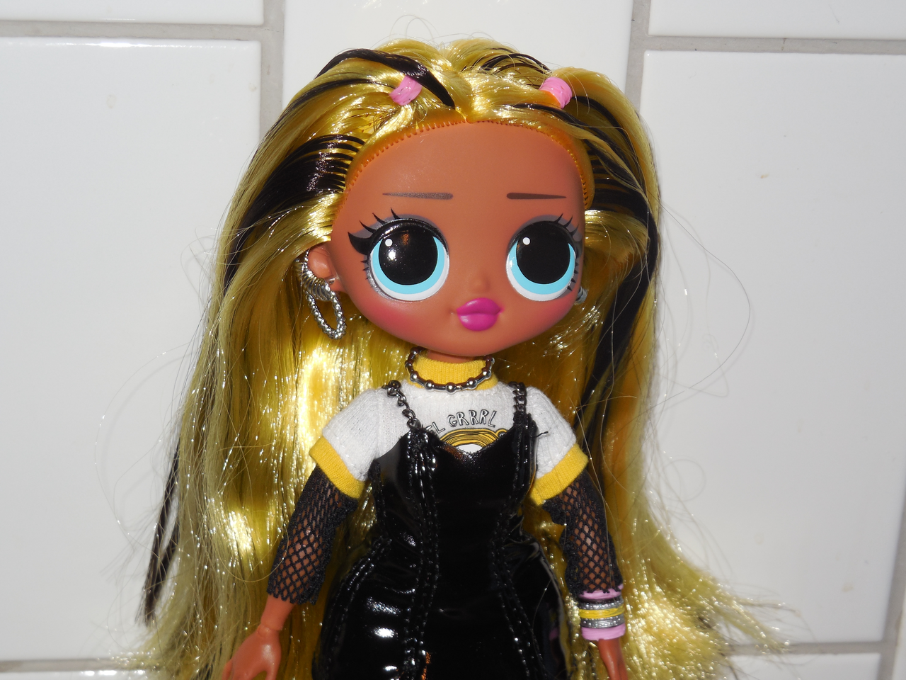 lol doll yellow hair