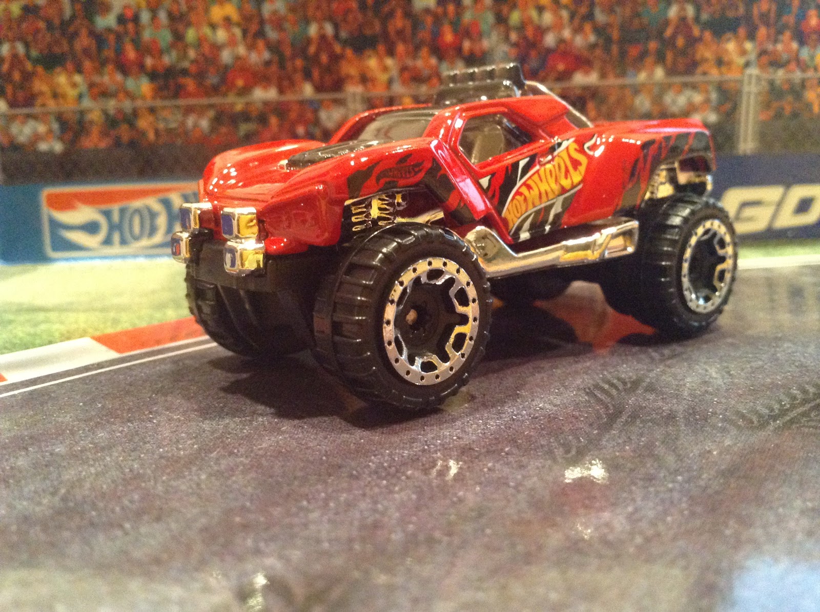 JULIAN'S HOT WHEELS BLOG: Dawgzilla (New for 2016 - HW Hot Trucks)