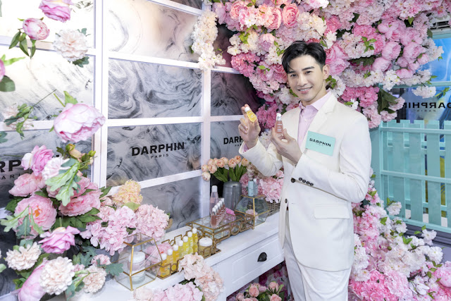治癒男神張立昂擔任「DARPHIN朵法粉紅花店」一日店長