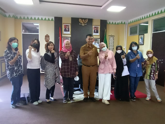Bupati bersama Wabup Natuna Menyambut Kedatangan Kemenko Marves Bupati bersama Wabup Natuna Menyambut Kedatangan Kemenko Marves