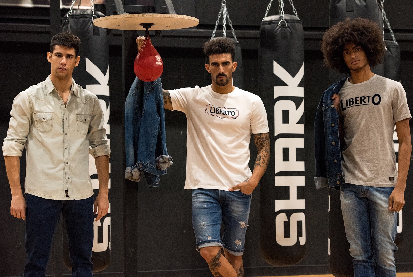 Buenos Liberto presenta campaña SS 2017 en el ring Buenos Liberto presenta campaña SS 2017 en el ring