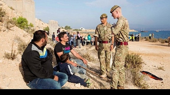 Πονοκέφαλος σε ΚΥΠ και Αστυνομία! Πληροφορίες για τζιχαντιστές ανάμεσα στους πρόσφυγες των Βρετανικών Βάσεων