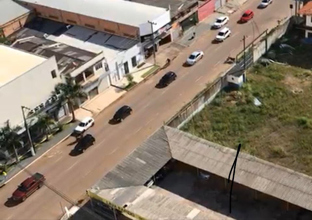 Vídeo – Motoristas promovem carreata e exigem que comércio volte a funcionar na capital 3 Vídeo – Motoristas promovem carreata e exigem que comércio volte a funcionar na capital