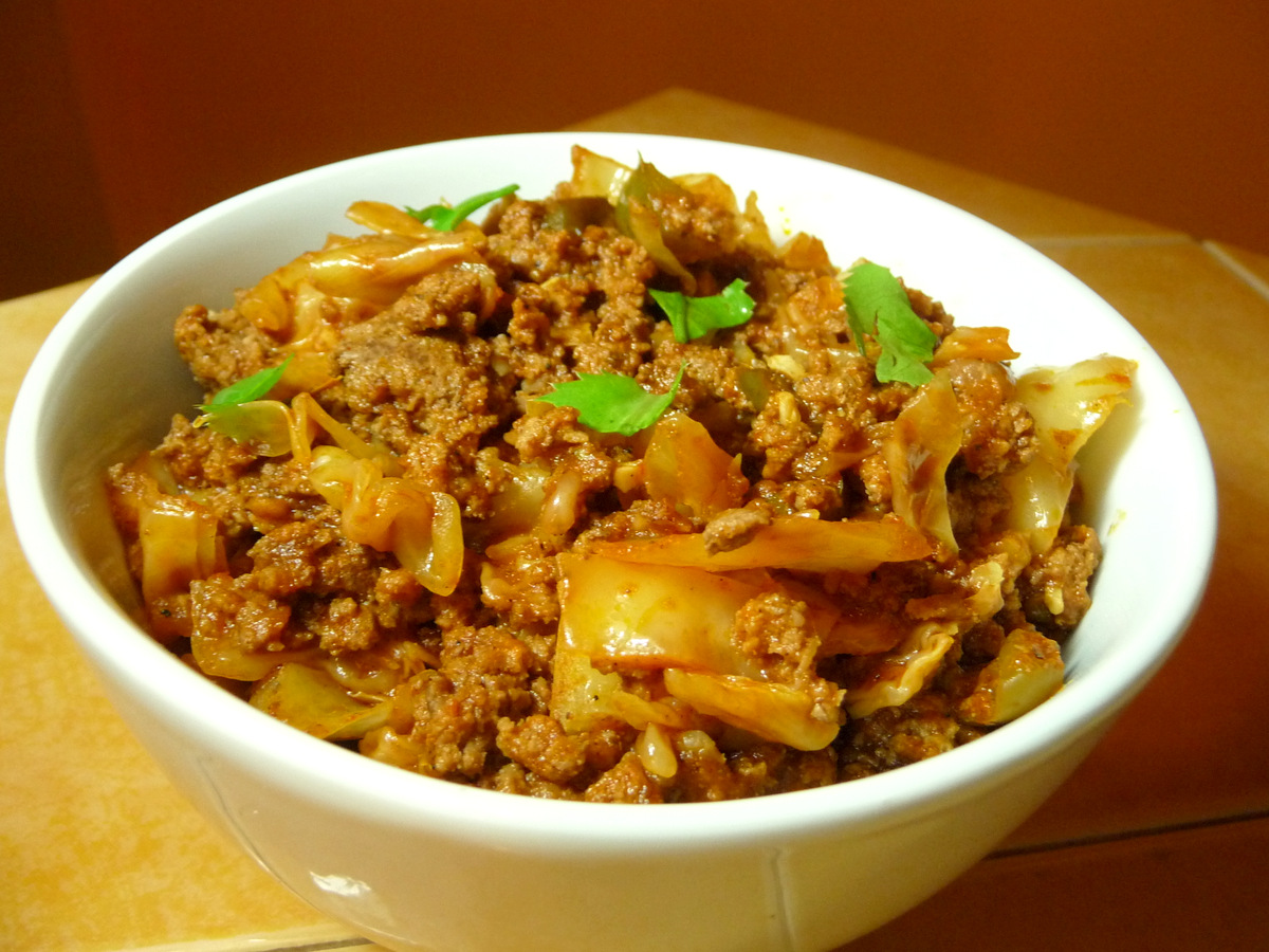 EASY CHILI CABBAGE GOULASH