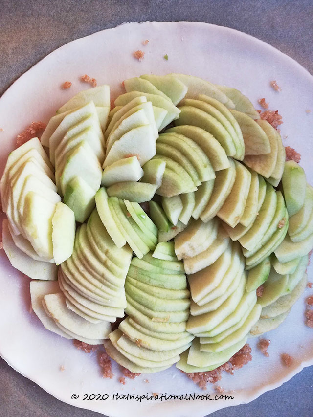 Making an apple tart with granny smith apples