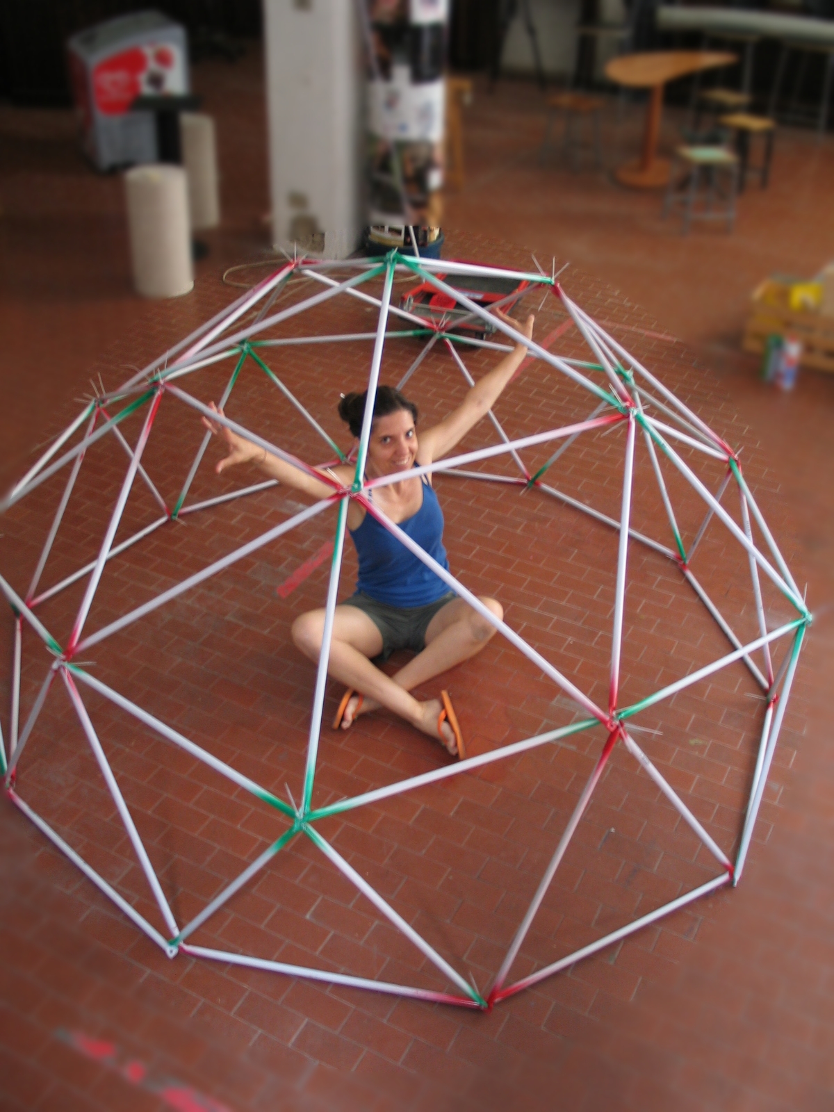 Esperimenti con le Strutture 4 La cupola geodetica rivisitata