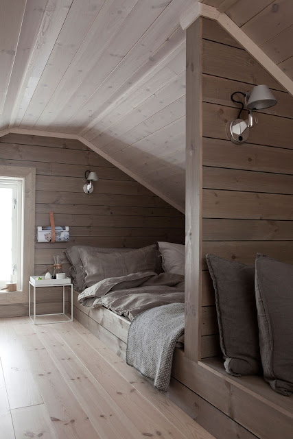 Modern cottage in natural tones