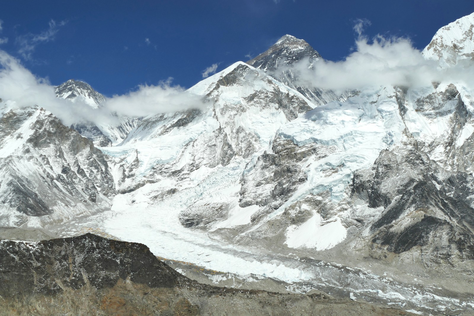 самая высокая гора до открытия эвереста. какая гора была самой высокой до эвереста. гора до открытия эвереста. лукла горакшеп abc с высотами. горы с высоты.
