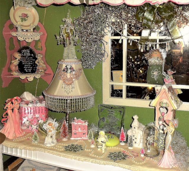 A DEBBIE-DABBLE CHRISTMAS: Craft Room Christmas Decorations, Christmas Home Tour 2016