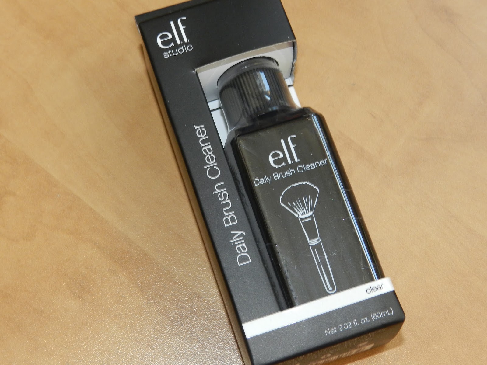 Stories and Sunshine Reviewed Elf Daily Brush Cleaner Blogmas Day 6