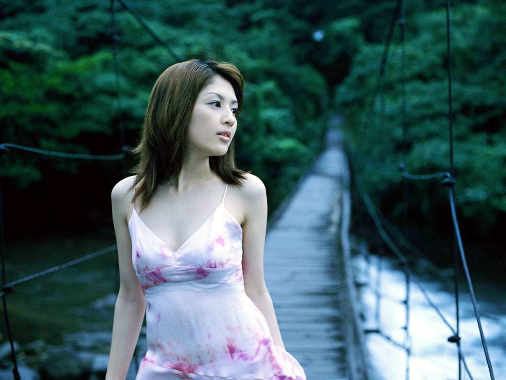 Female Celebrities: Japanese actress Rei Yoshii Wallpapers