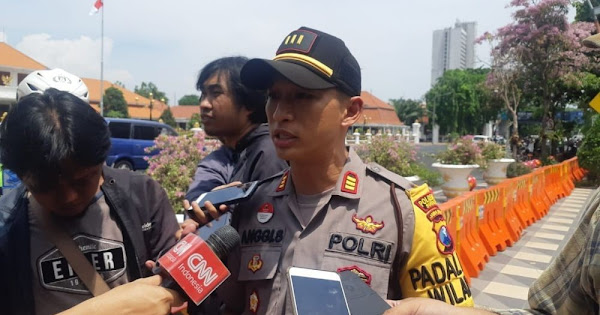 Kapolsek Genteng Kompol Anggi Saputra Ibrahim S H S I K M H Penjaga Pusat Pemerintahan Kota Surabaya 38 Setia