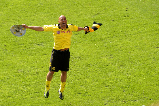 dede-Borussia-Dortmund-2010-2011.jpg