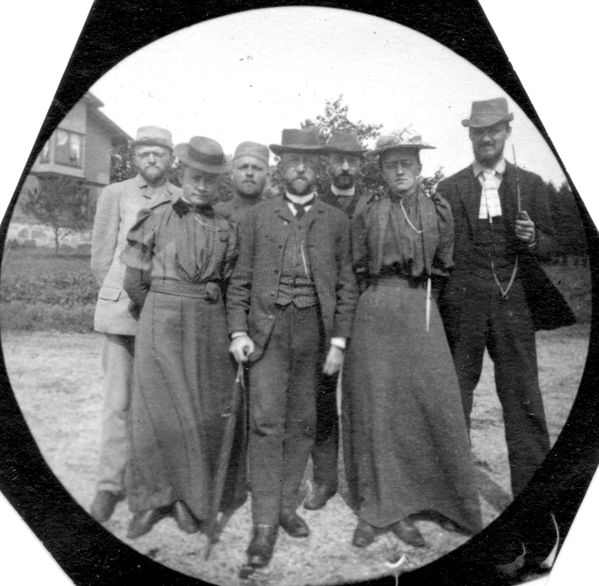 A Norwegian Student Used an Early Spy Camera to Take Candid Street Scenes of Oslo in the 1890s - 95