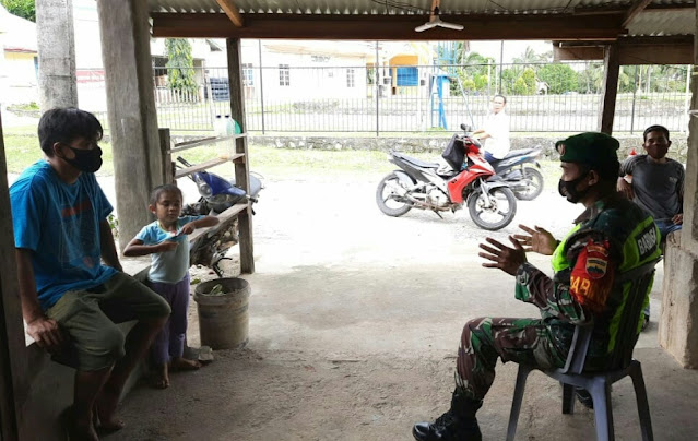 Babinsa Andi Hakim Ajak Warga Binaan Melakukan Vaksinasi dan Selalu Menerapkan Protokol Kesehatan Babinsa Andi Hakim Ajak Warga Binaan Melakukan Vaksinasi dan Selalu Menerapkan Protokol Kesehatan