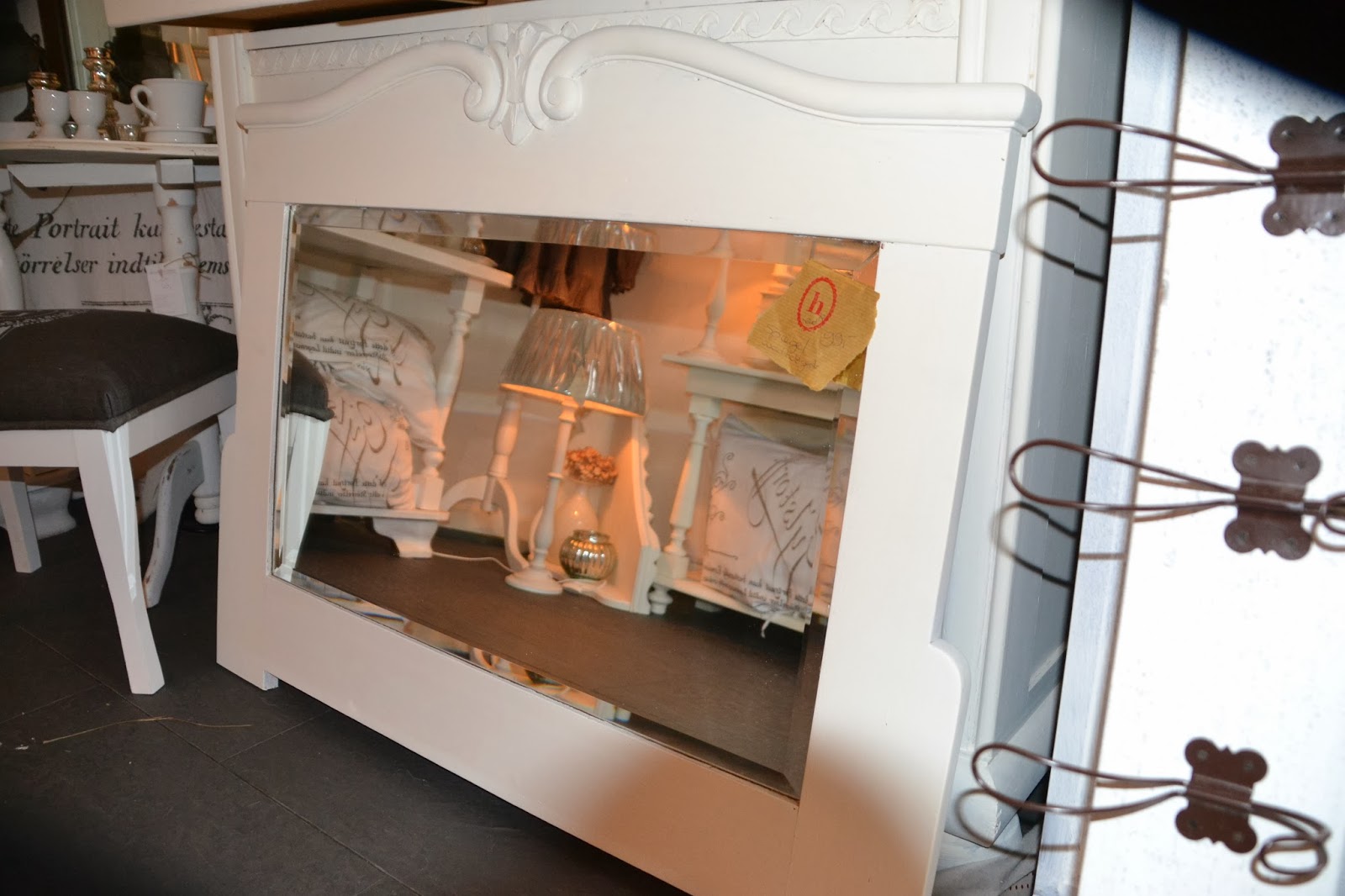 Nostalgie-im-Landhaus: Möbel im shabby chic, gestrichen mit matt weiss