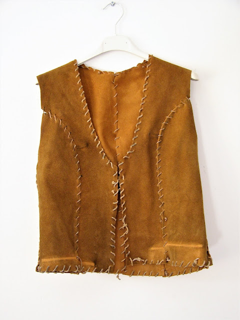 damska-skorzana-kamizelka-w-stylu-boho-k